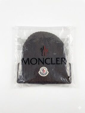 Moncler Ribbed Fold-Over Beanie in Black